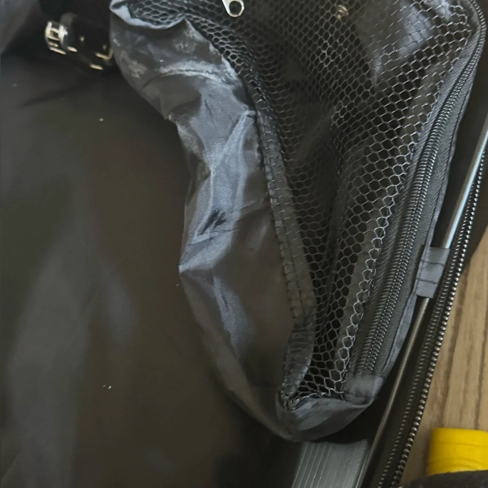 Geoffrey Beene Travel Luggage Bag Rolling Garment Carrier, clothing organizer